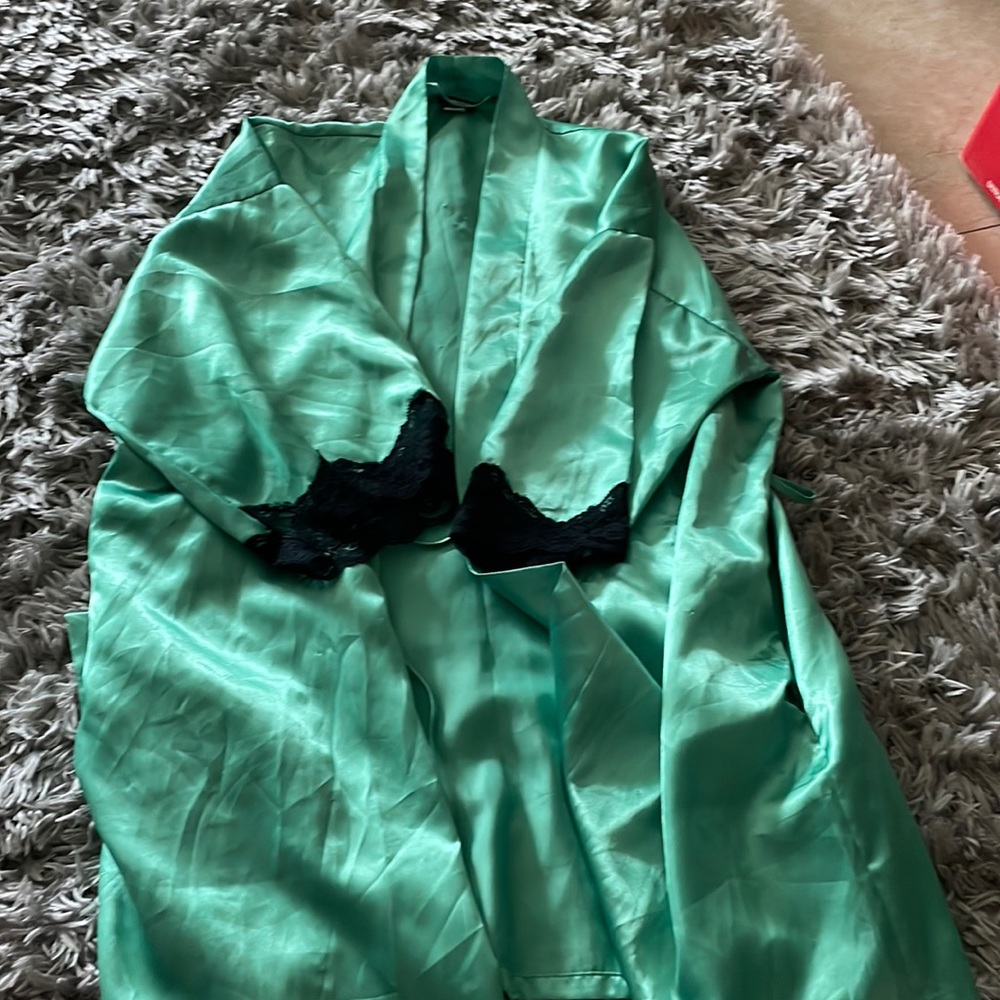 Fredrick’s of Hollywood robe-Med